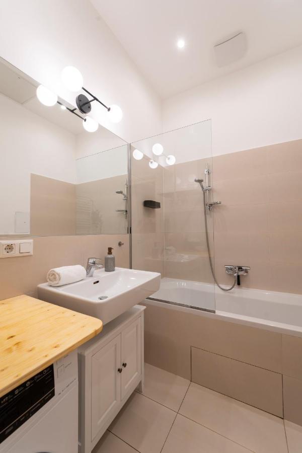Josef'S Home I Premium Apartment In Ideal Location Wenen Buitenkant foto